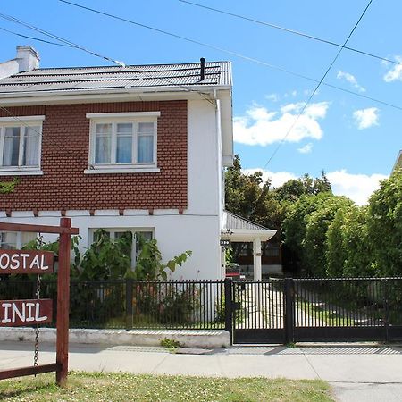 Hostal Y Cabanas Ainil Punta Arenas Dış mekan fotoğraf