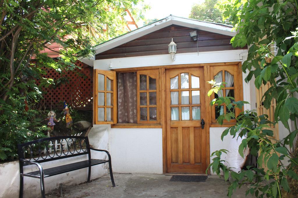 Hostal Y Cabanas Ainil Punta Arenas Dış mekan fotoğraf