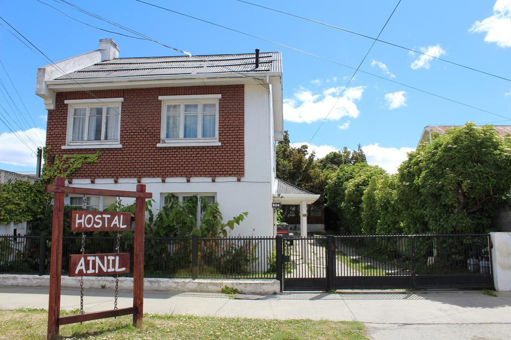 Hostal Y Cabanas Ainil Punta Arenas Dış mekan fotoğraf