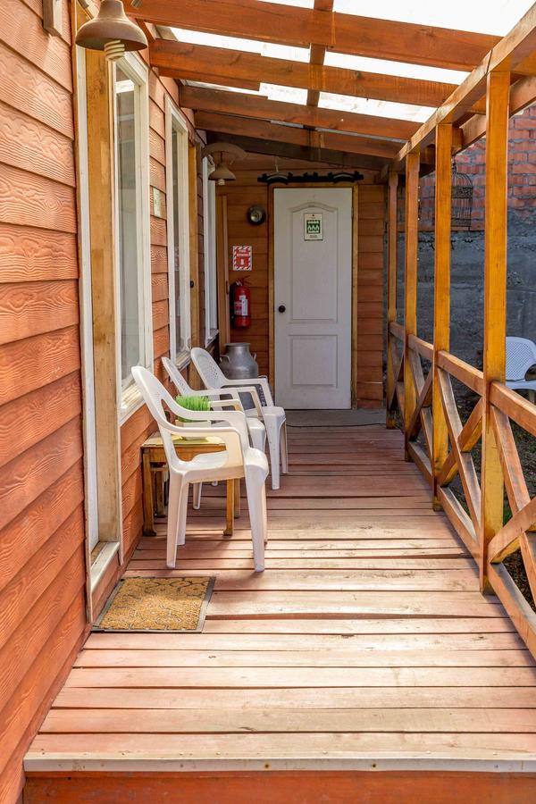 Hostal Y Cabanas Ainil Punta Arenas Dış mekan fotoğraf