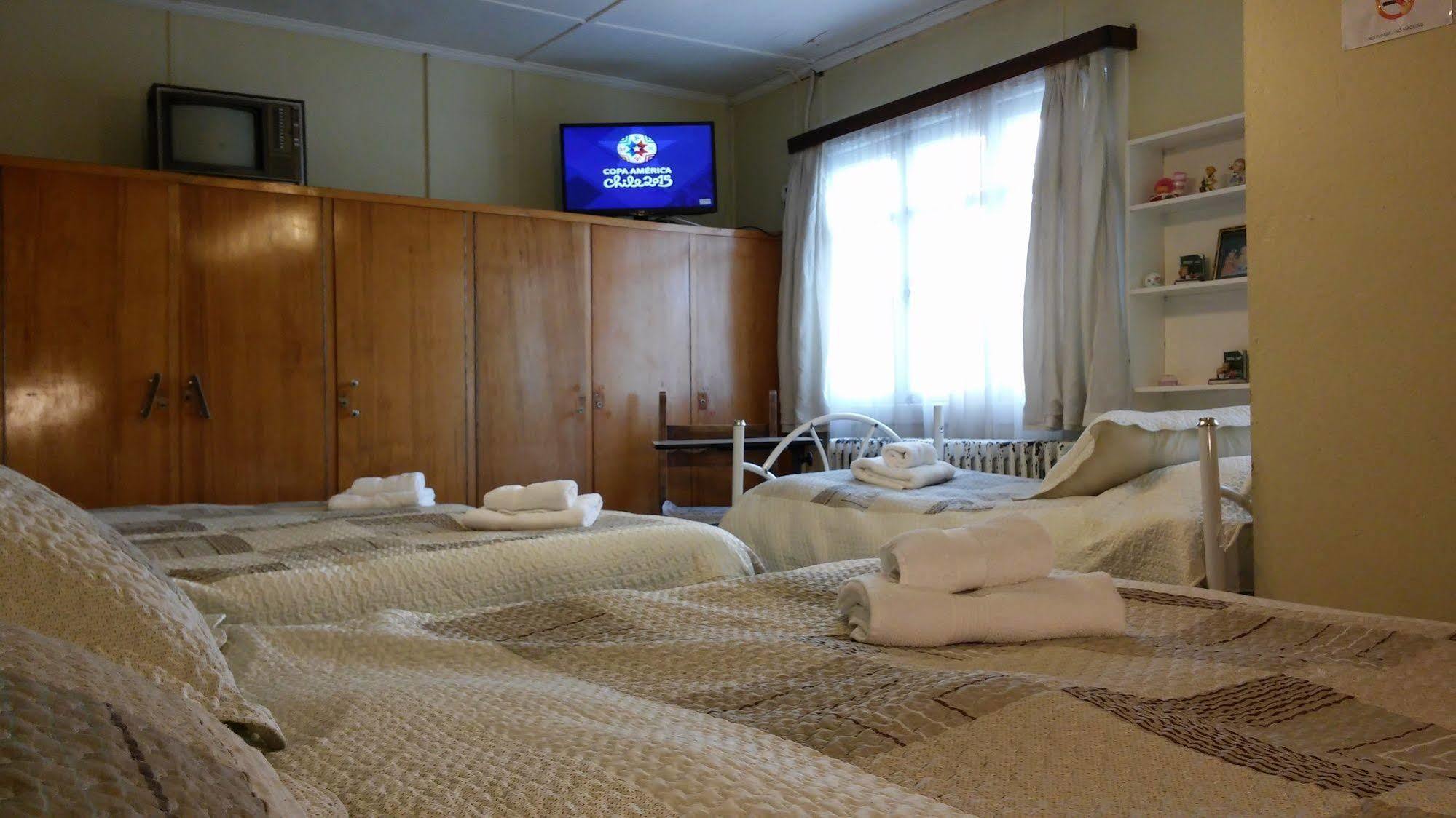 Hostal Y Cabanas Ainil Punta Arenas Dış mekan fotoğraf