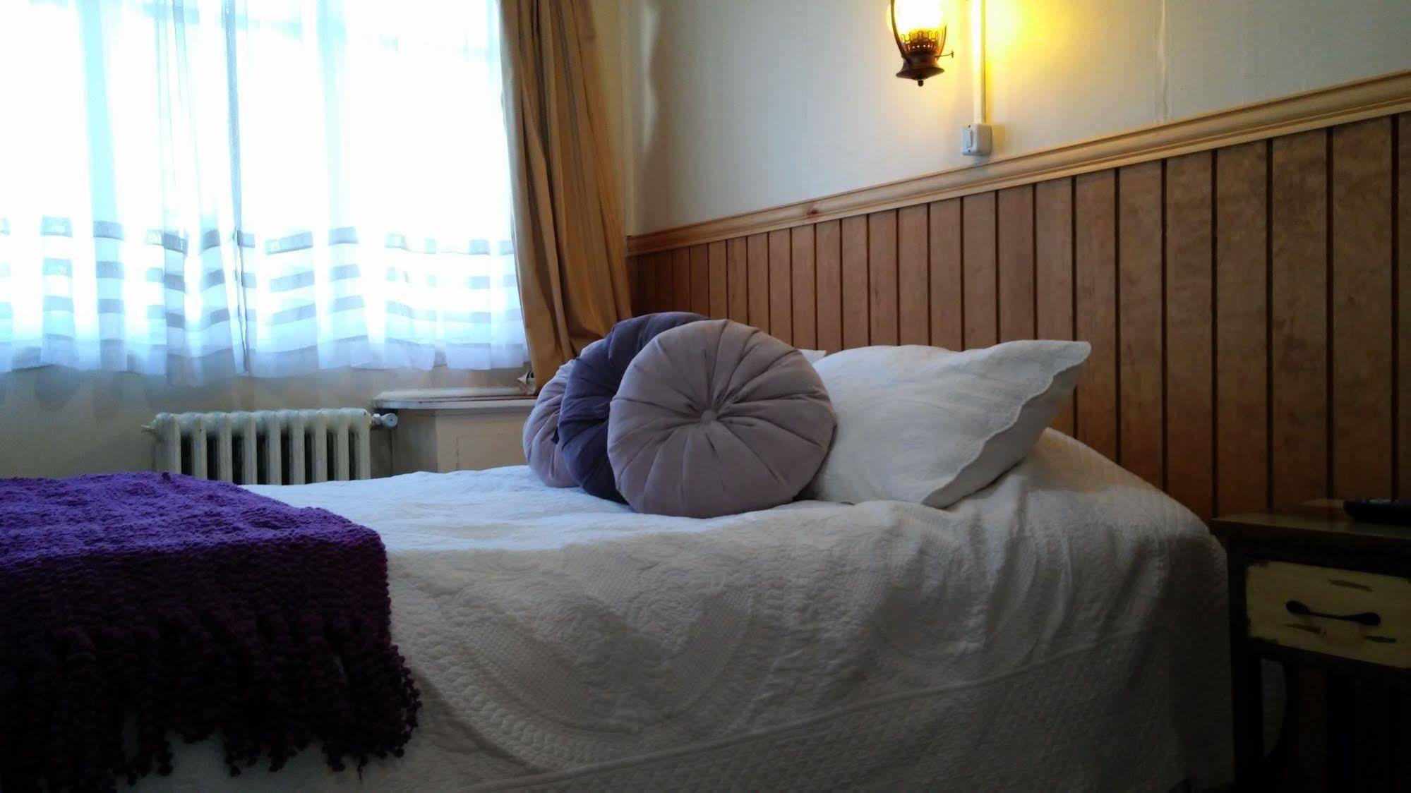 Hostal Y Cabanas Ainil Punta Arenas Dış mekan fotoğraf