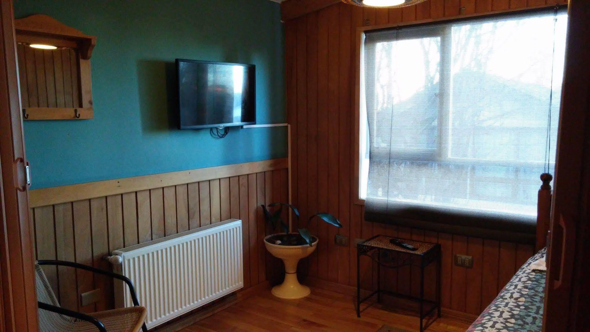 Hostal Y Cabanas Ainil Punta Arenas Dış mekan fotoğraf