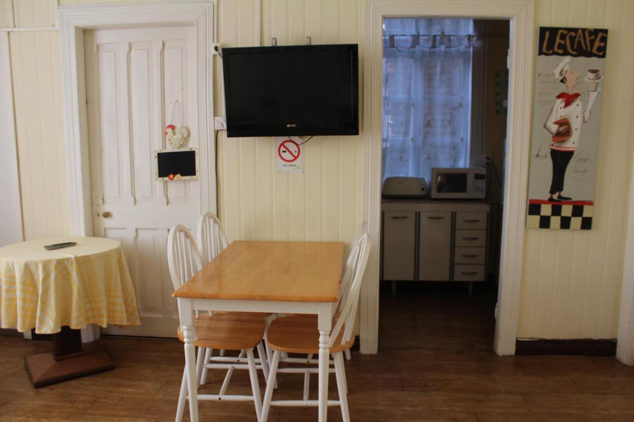 Hostal Y Cabanas Ainil Punta Arenas Dış mekan fotoğraf